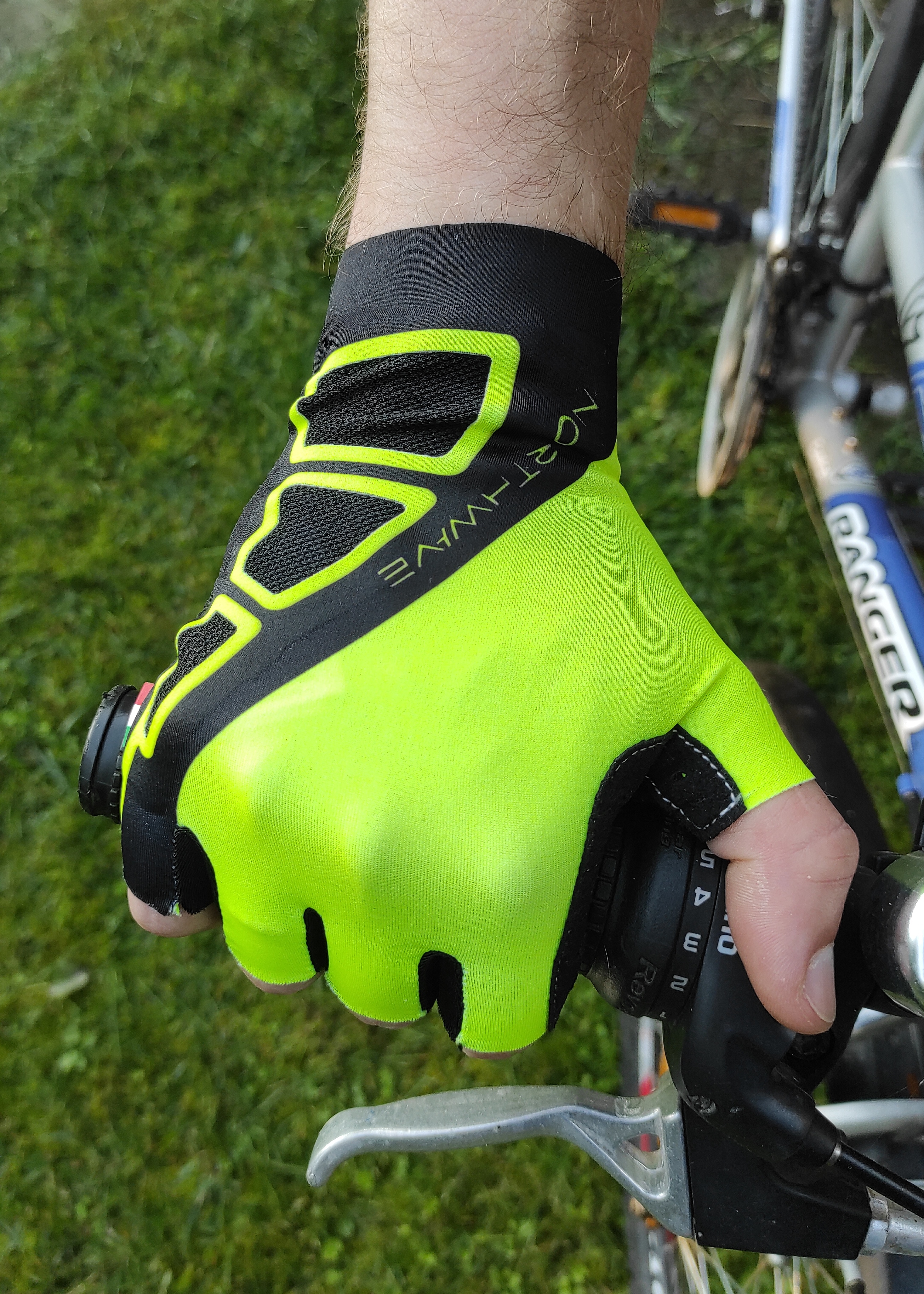 Велоперчатки NORTHWAVE C89142002 YELLOW FLUO L Велоперчатки NORTHWAVE C89142002 YELLOW FLUO L